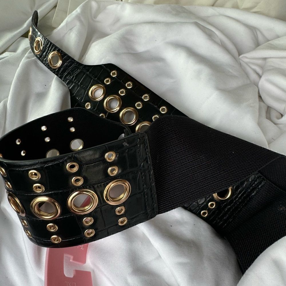 New juicy couture grommet wide belt snake print faux leather Elastic size L/XL